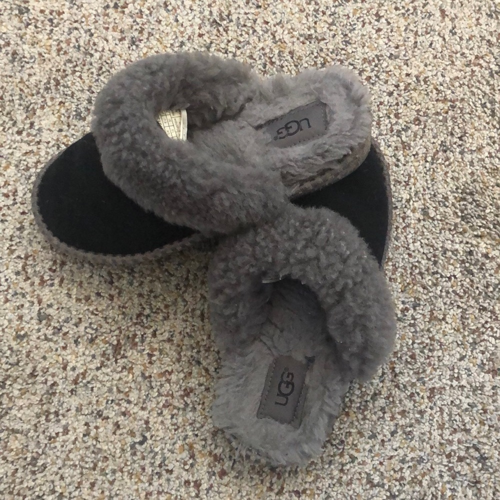 Girls Ugg slippers Size 1